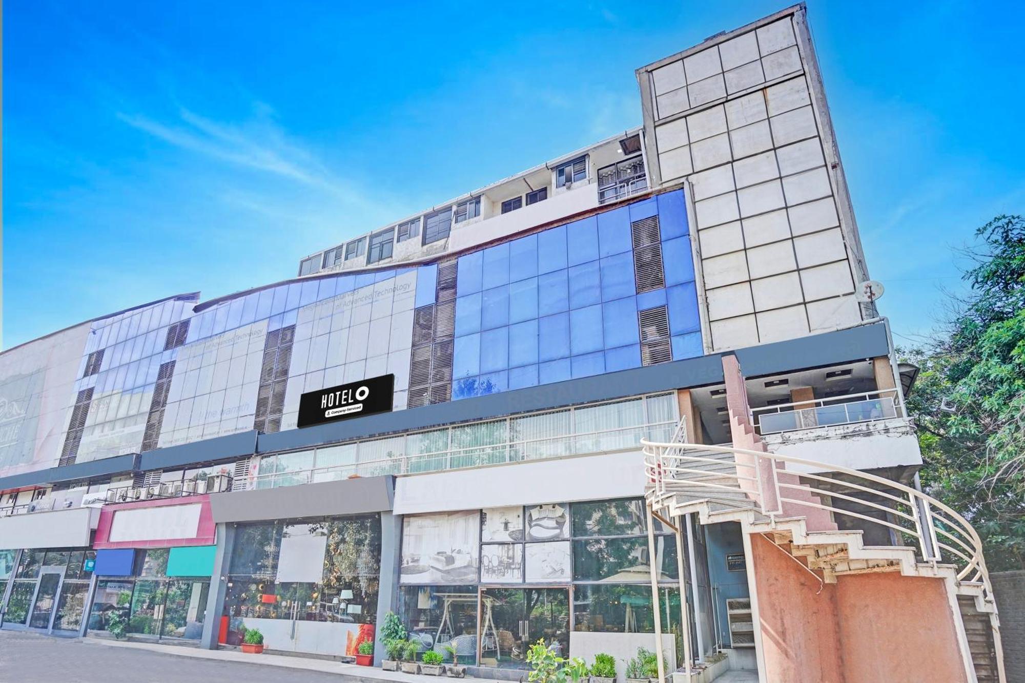 Hotel O S. G. Highway Formerly I Land Park Ahmedabad Exterior foto
