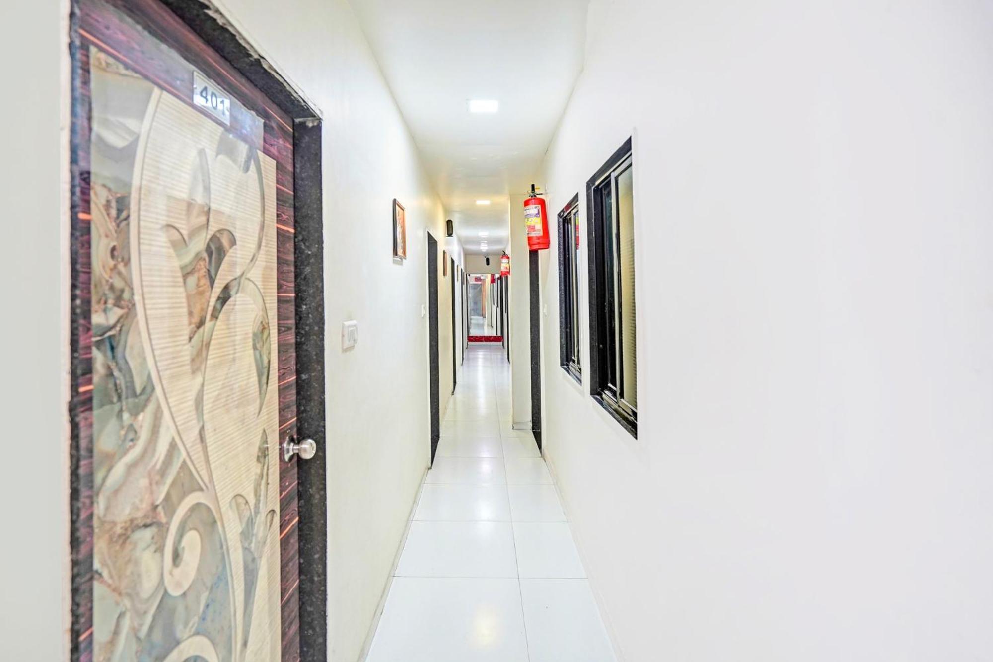 Hotel O S. G. Highway Formerly I Land Park Ahmedabad Exterior foto